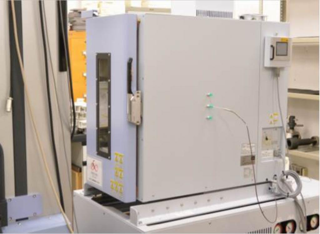 E0291 万能材料試験機用恒温槽