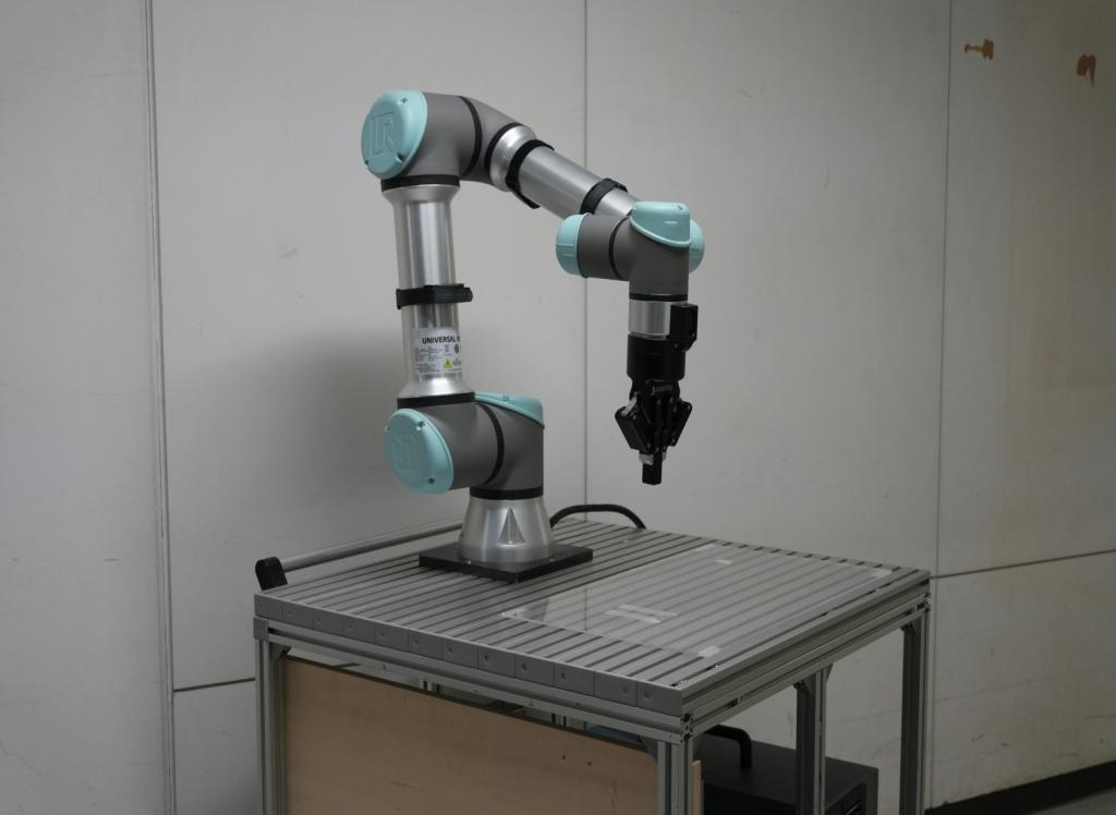 E0373 ロボット（人協働型・単腕・5Kg可搬）