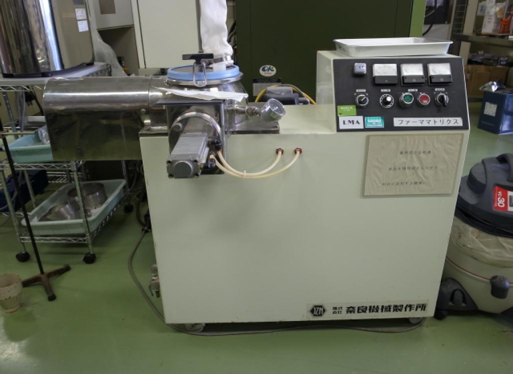 E0466 かくはん混合造粒機